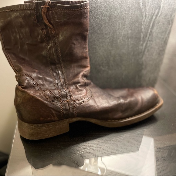 Men’s chocolate brown leather boots made in Italy. Size 9 - Picture 2 of 4